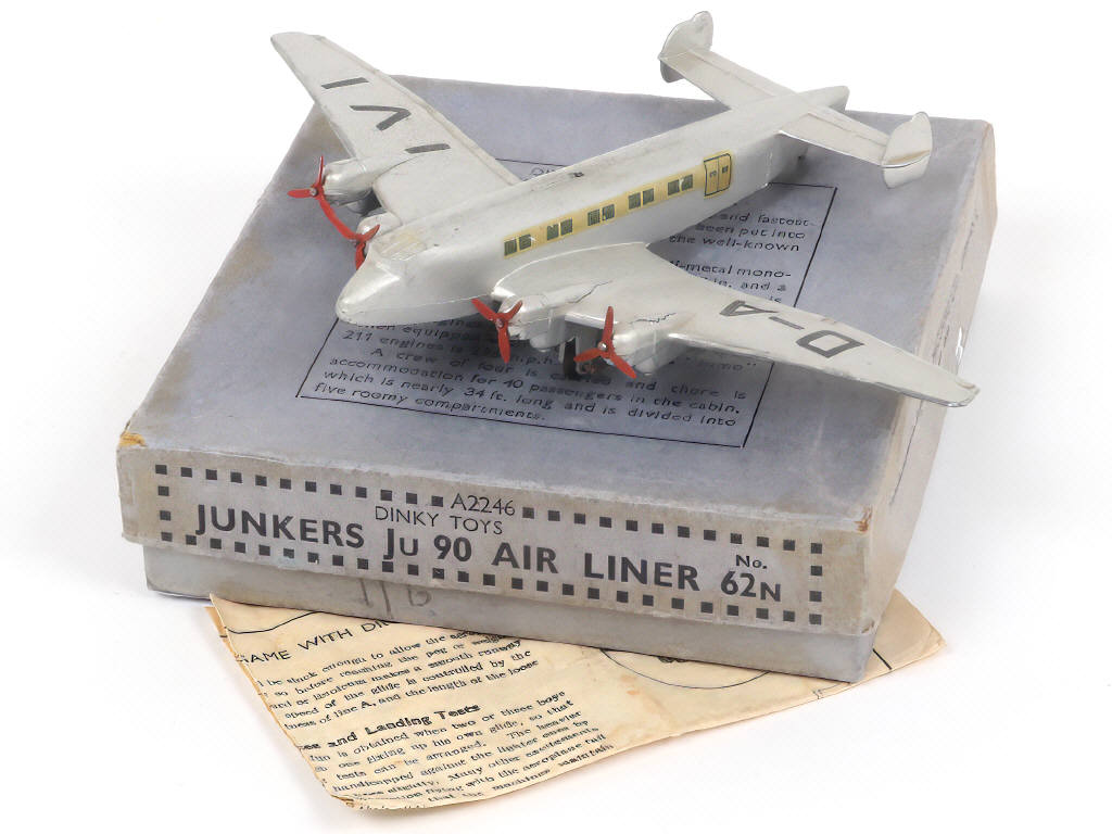 Lot 246 - DINKY TOYS (GB) (1)