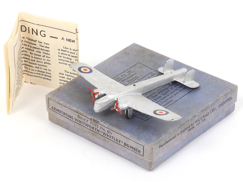Lot 243 - DINKY TOYS (GB) (1)