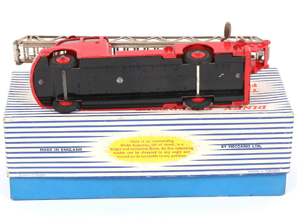 Lot 231 - DINKY TOYS (GB) (1)