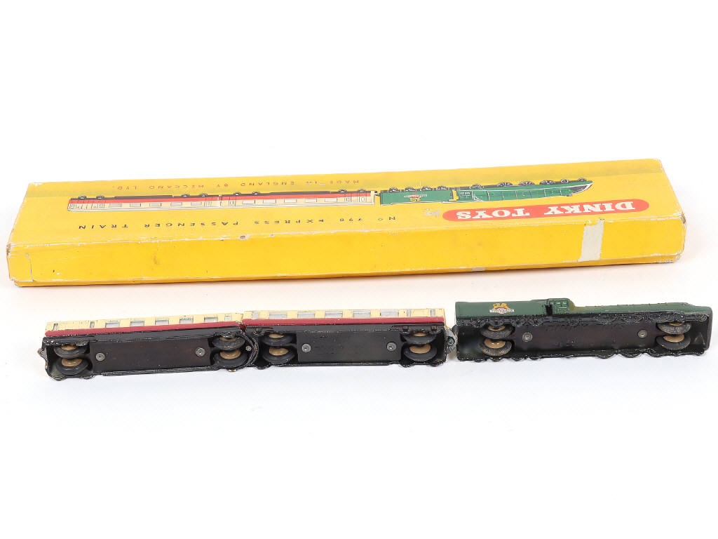 Lot 249 - DINKY TOYS (GB) (1)