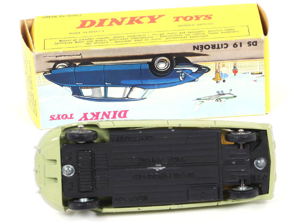 Lot 329 - DINKY TOYS (FRANCE) (1)