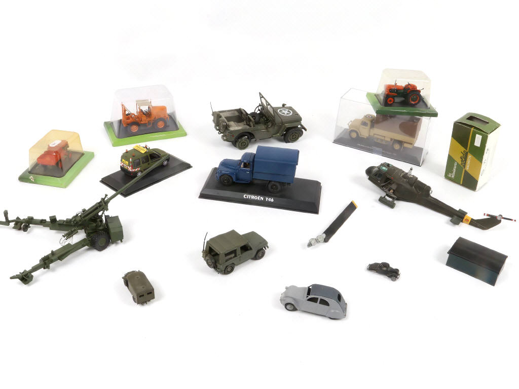 Lot 97 - DIVERS (13)