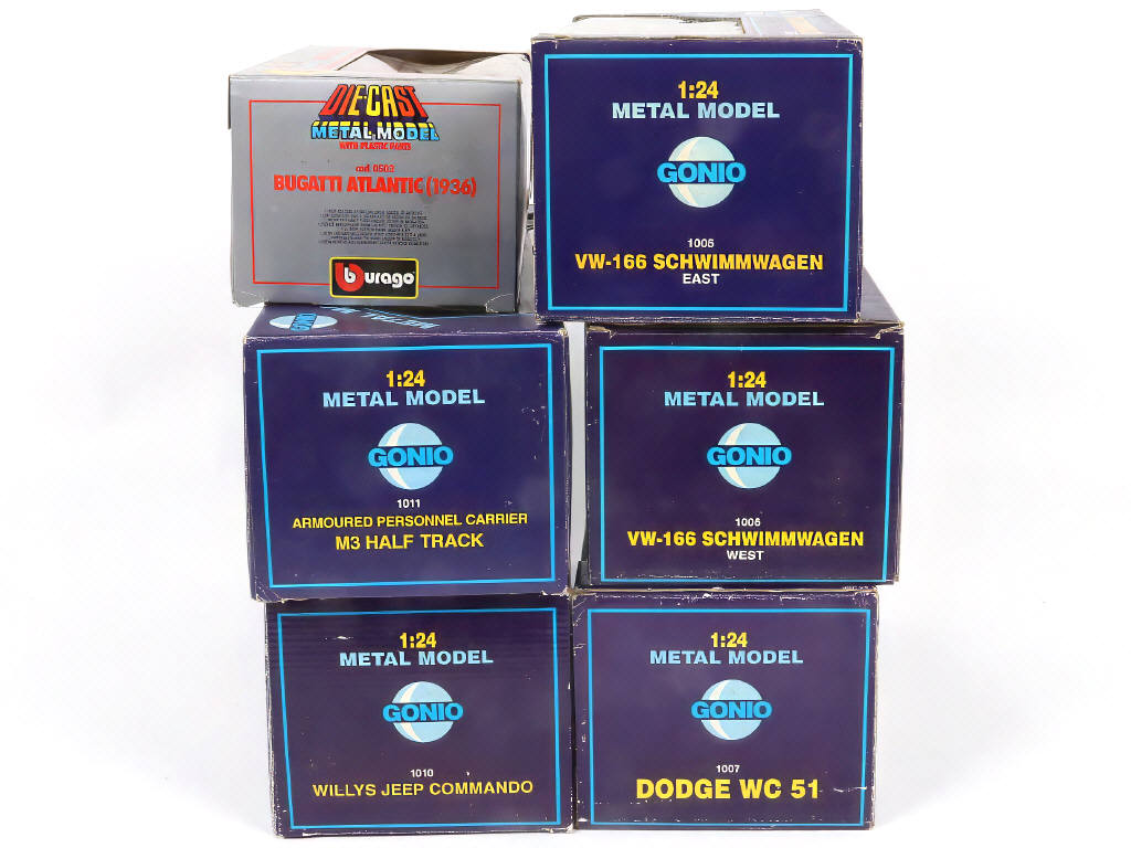 Lot 51 - DIVERS (6)
