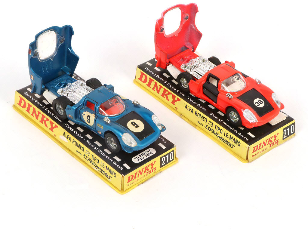 Lot 299 - DINKY TOYS (GB) (2)
