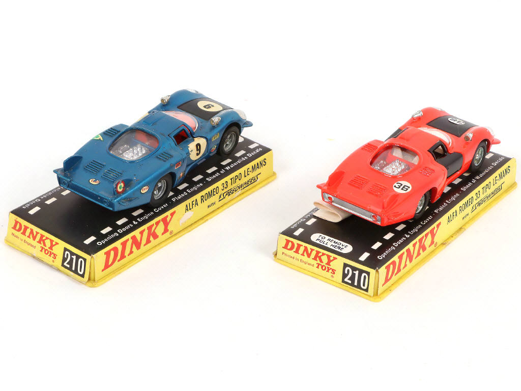 Lot 299 - DINKY TOYS (GB) (2)