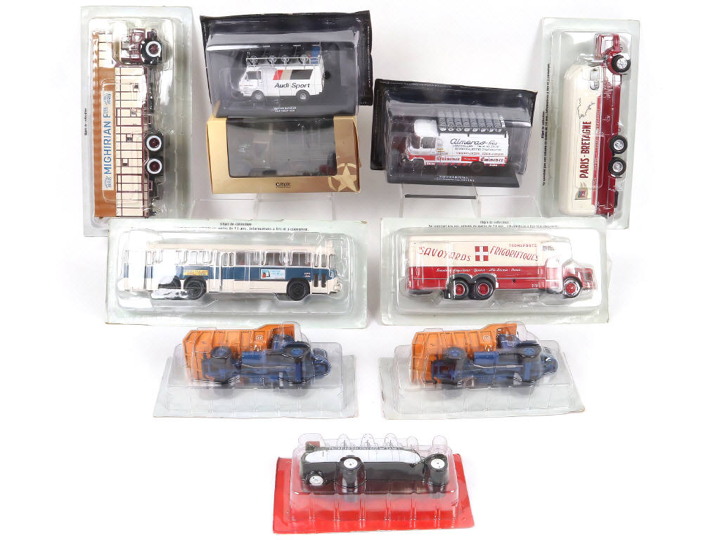 Lot 90 - DIVERS (10)