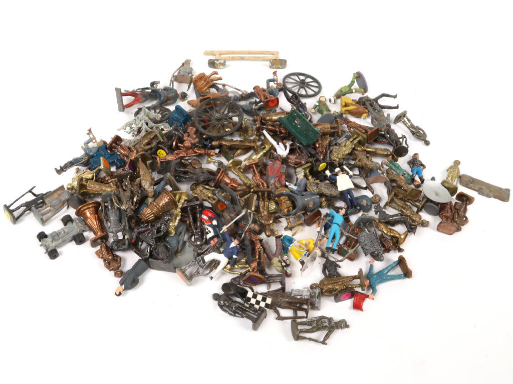 Lot 6 - DIVERS (40)