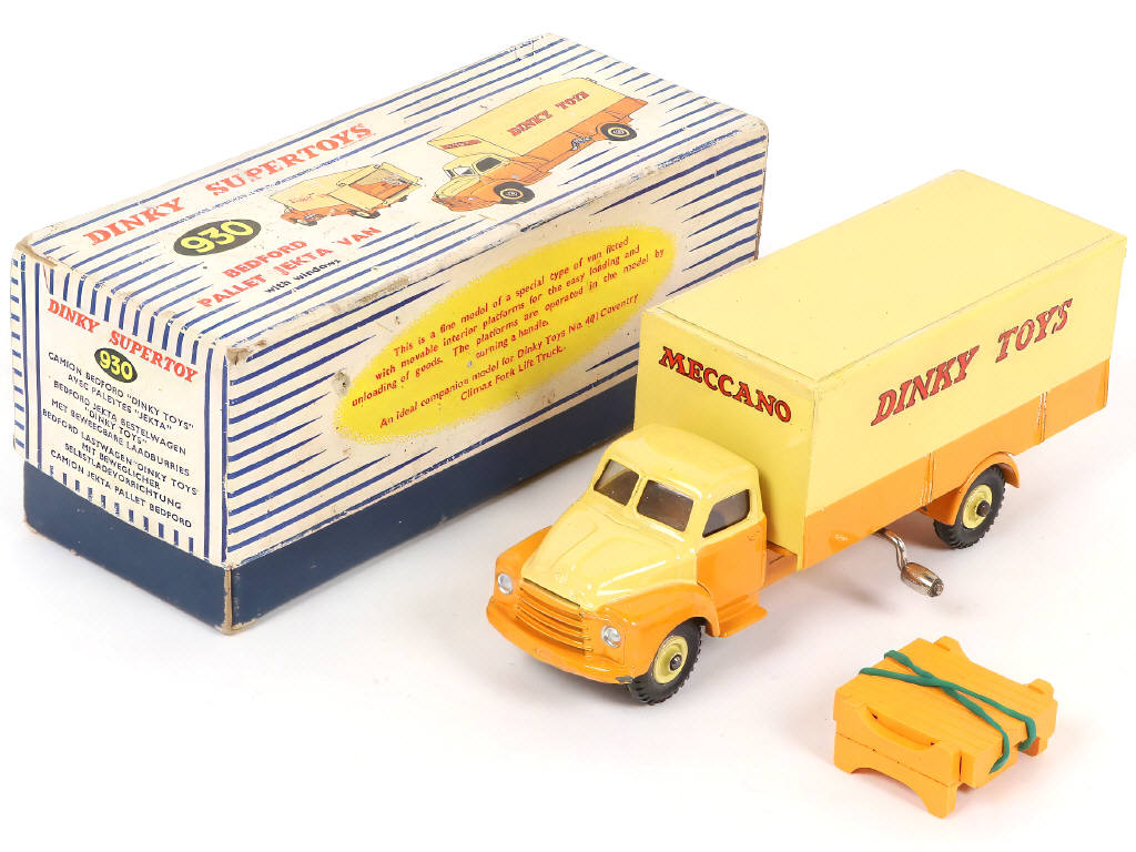 Lot 291 - DINKY TOYS (GB) (1)