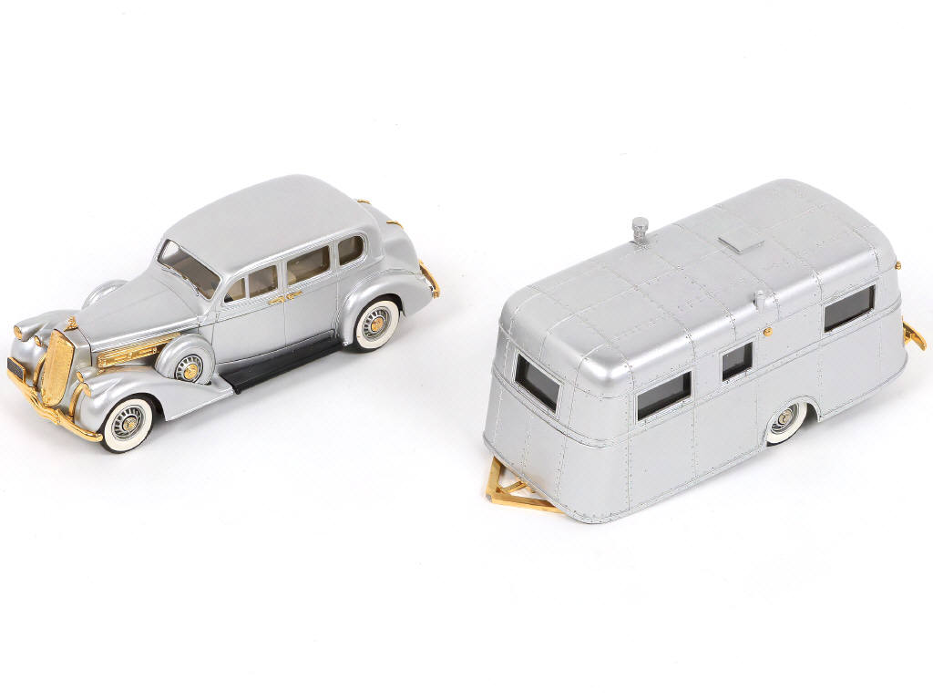 Lot 157 - BROOKLIN MODELS (GB) (1)
