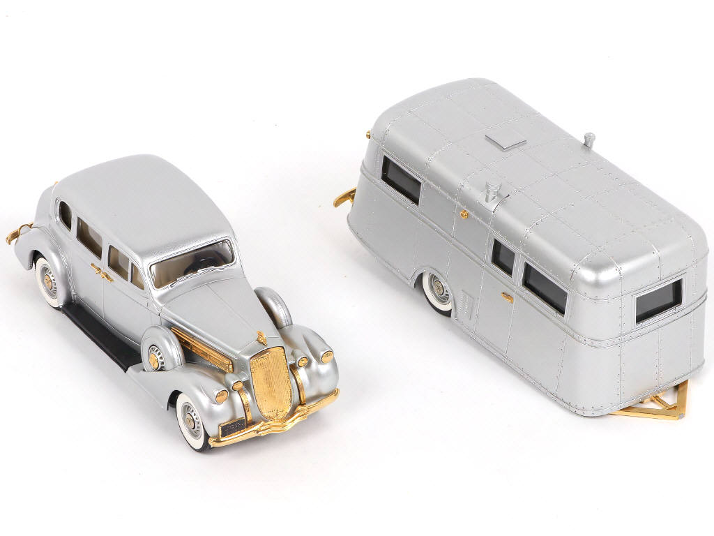Lot 157 - BROOKLIN MODELS (GB) (1)