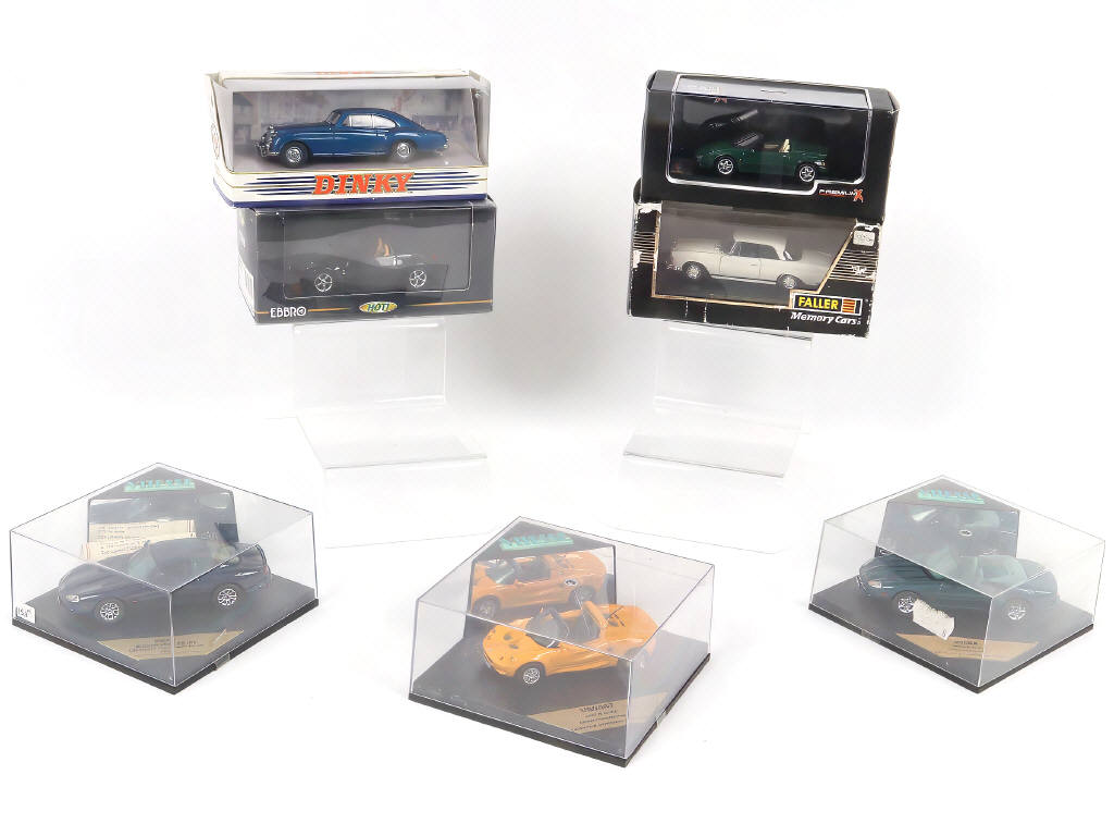 Lot 77 - DIVERS (7)