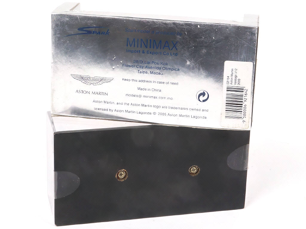 Lot 121 - SPARK (MACAU) (2)