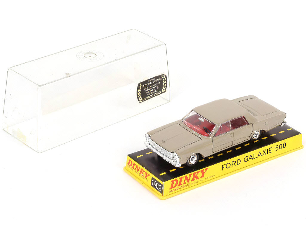 Lot 322 - DINKY TOYS (FRANCE) (1)