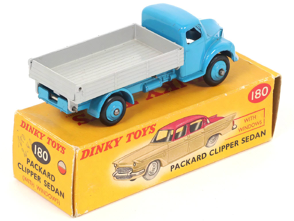 Lot 290 - DINKY TOYS (GB) (2)