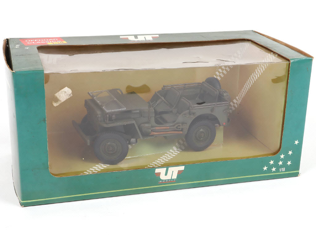Lot 17 - DIVERS (4)
