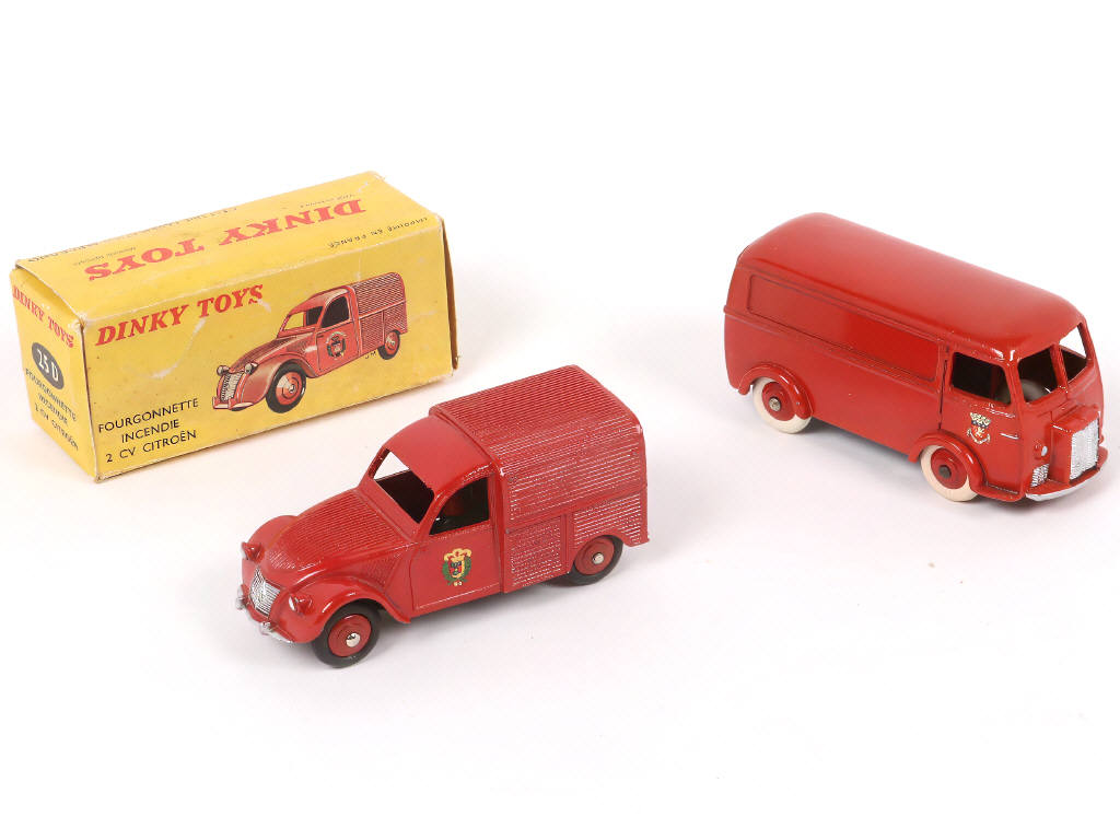 Lot 252 - DINKY TOYS (FRANCE) (2)