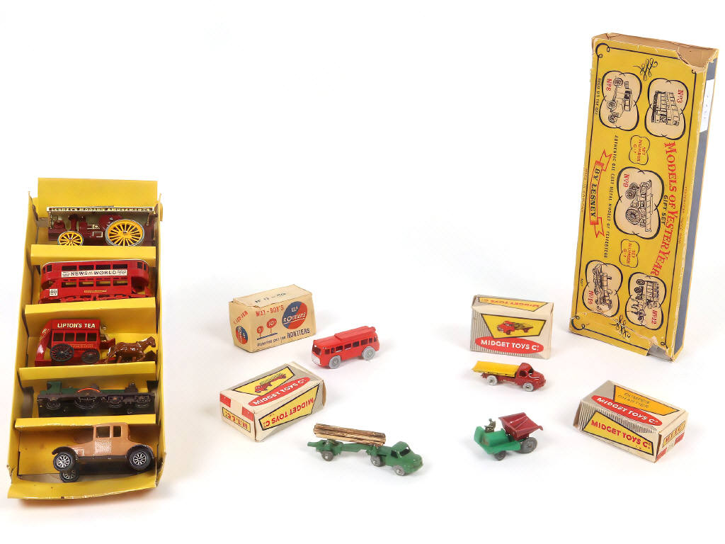 Lot 44 - DIVERS (5)