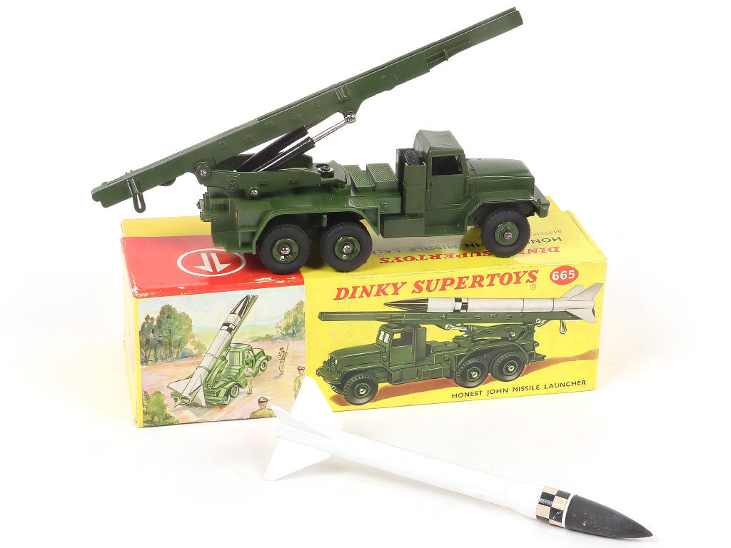 Lot 212 - DINKY TOYS (GB) (1)