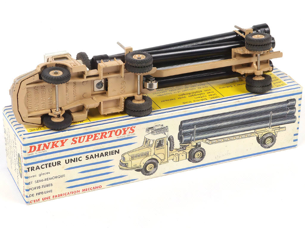 Lot 247 - DINKY TOYS (FRANCE) (1)