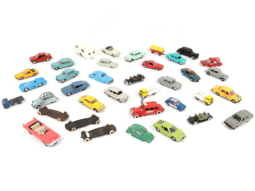 Lot 65 - DIVERS (34)