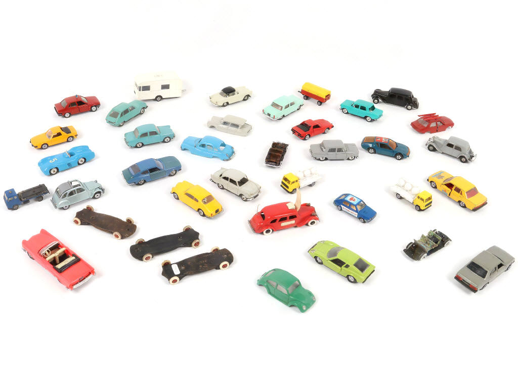 Lot 65 - DIVERS (34)