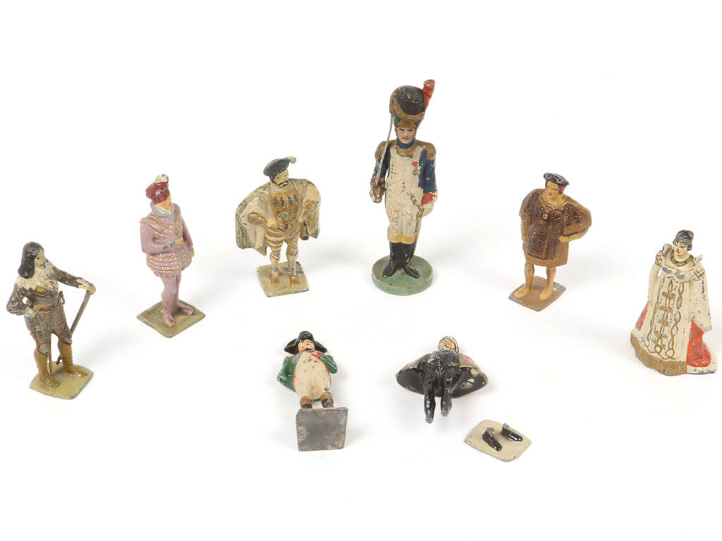 Lot 2 - DIVERS (8)