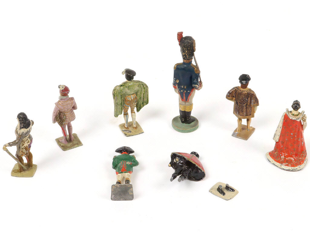 Lot 2 - DIVERS (8)