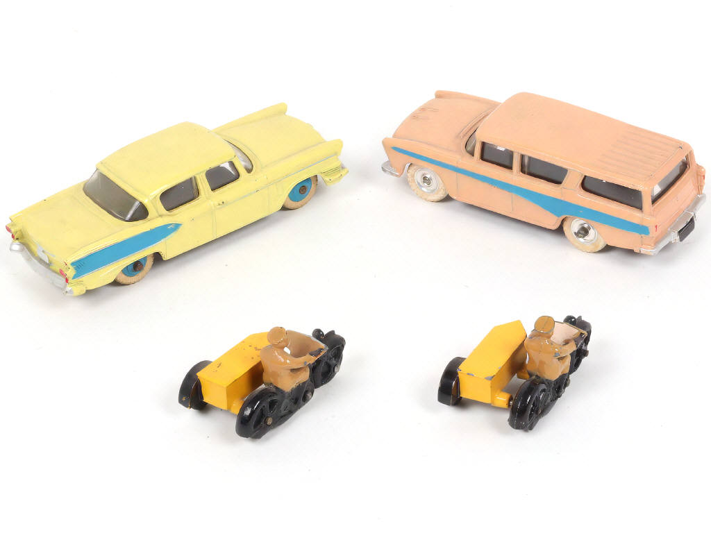 Lot 225 - DINKY TOYS (GB) (4)