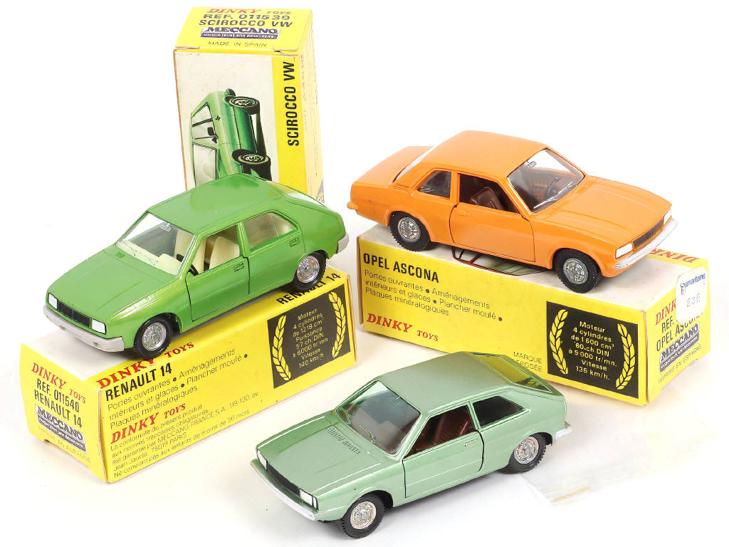 Lot 261 - DINKY TOYS (FRANCE) (3)