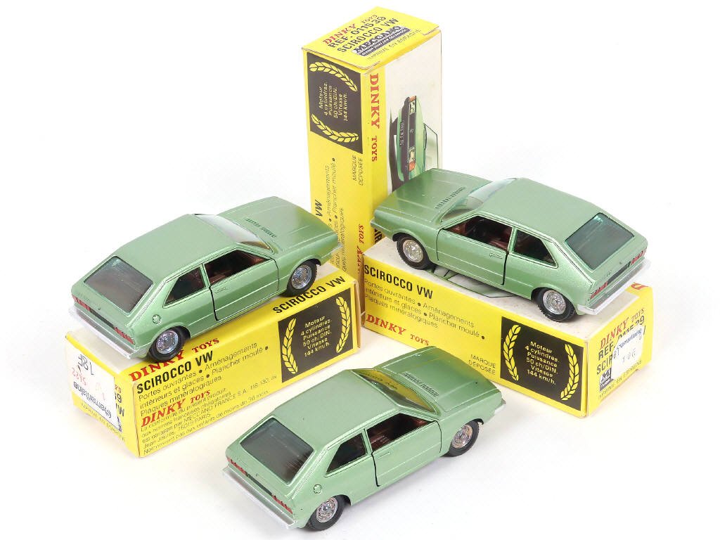 Lot 263 - DINKY TOYS (FRANCE) (3)