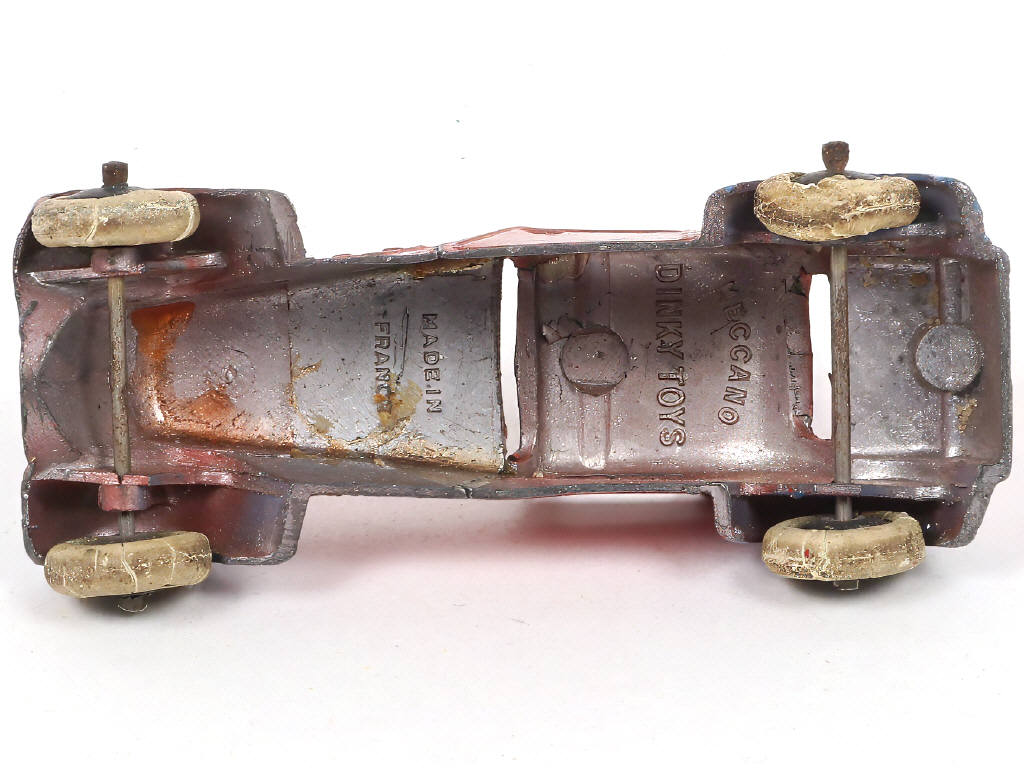 Lot 233 - DINKY TOYS (FRANCE) (1)
