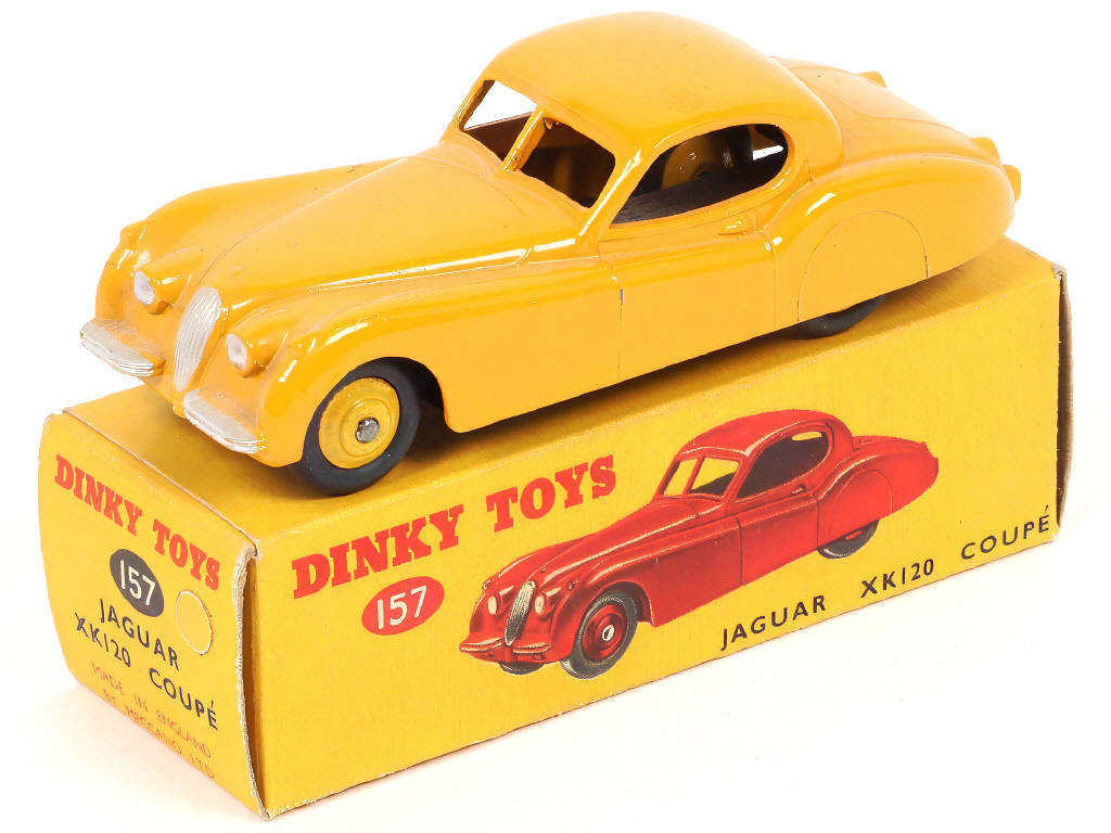 Lot 208 - DINKY TOYS (GB) (1)
