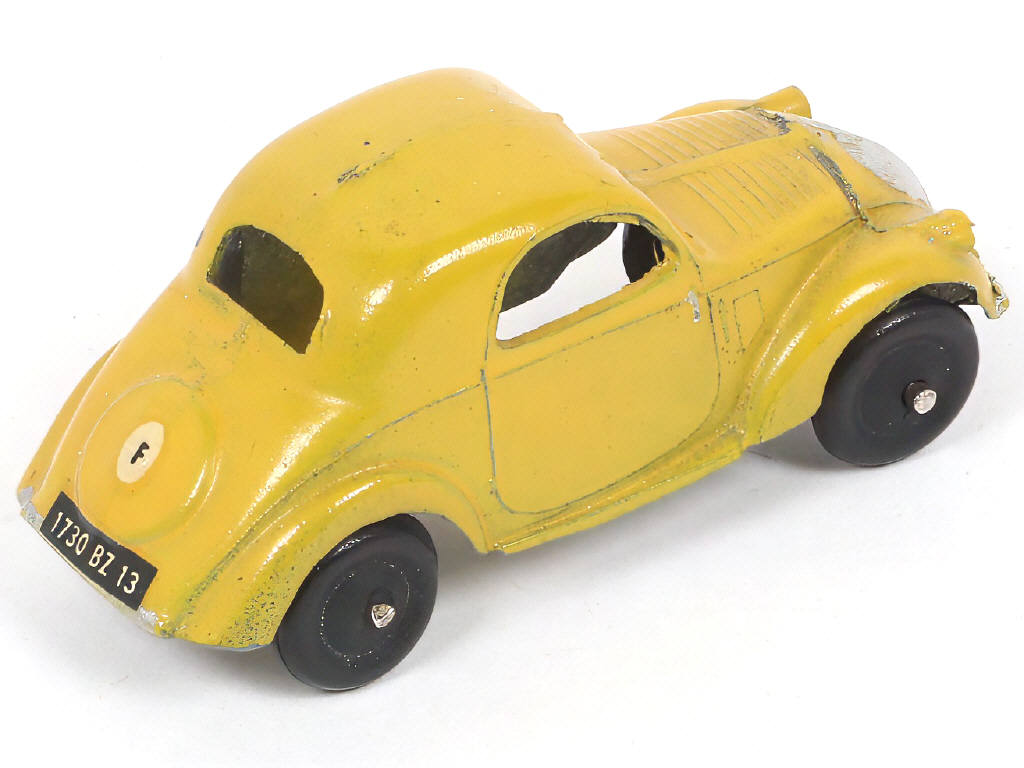 Lot 241 - DINKY TOYS (FRANCE) (1)