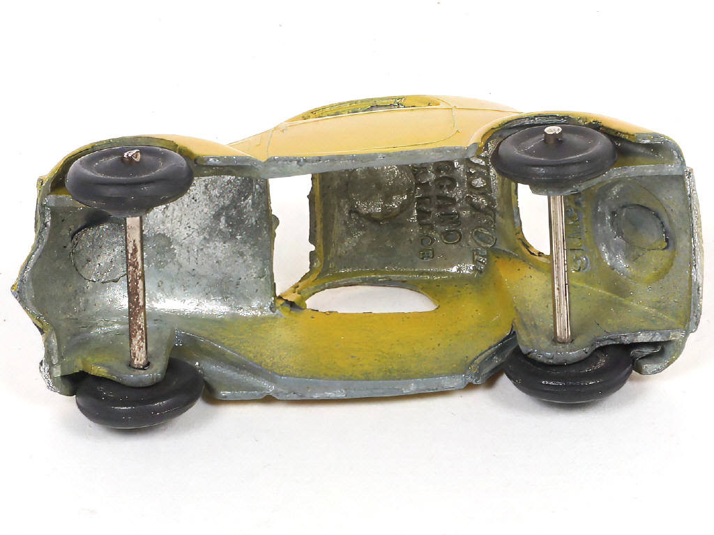 Lot 241 - DINKY TOYS (FRANCE) (1)