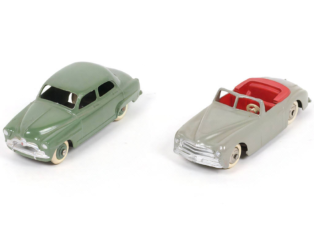 Lot 251 - DINKY TOYS (FRANCE) (2)