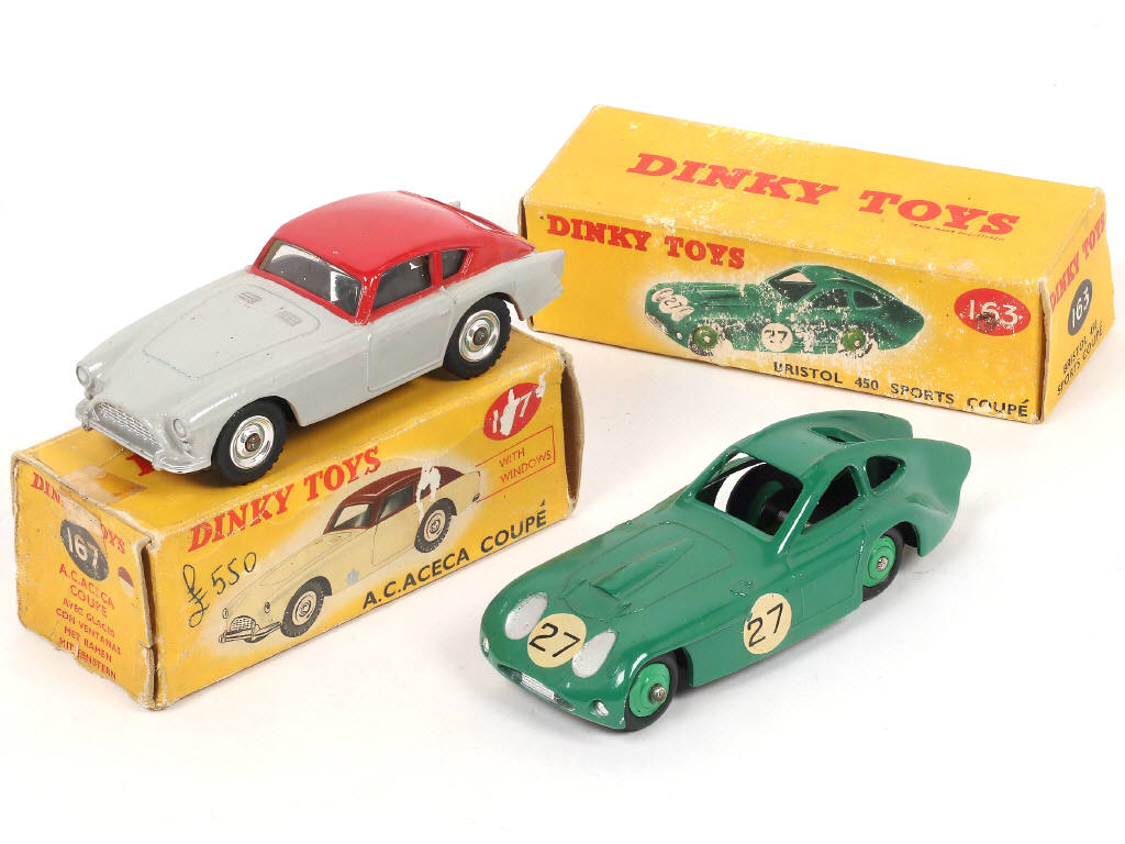 Lot 217 - DINKY TOYS (GB) (2)