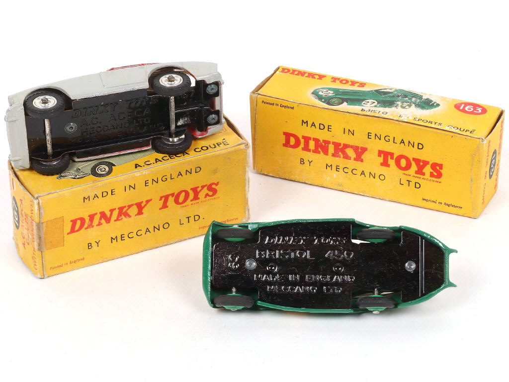 Lot 217 - DINKY TOYS (GB) (2)