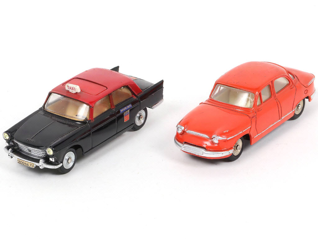 Lot 250 - DINKY TOYS (FRANCE) (2)