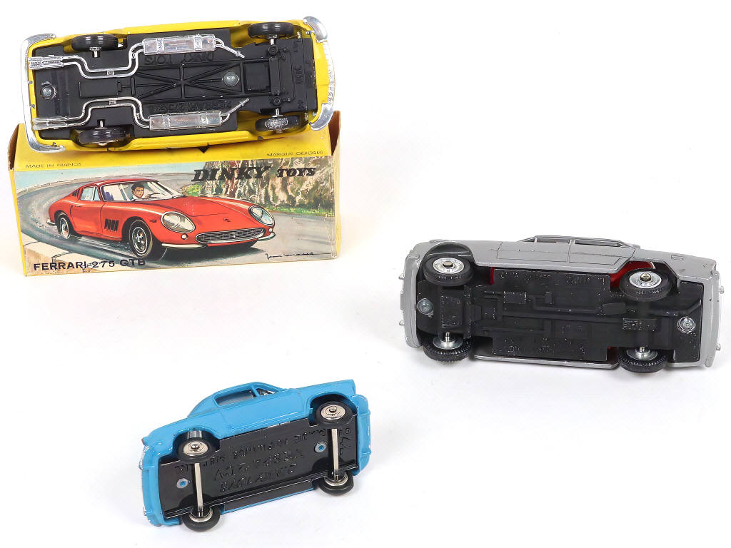 Lot 257 - DINKY TOYS (FRANCE) (3)