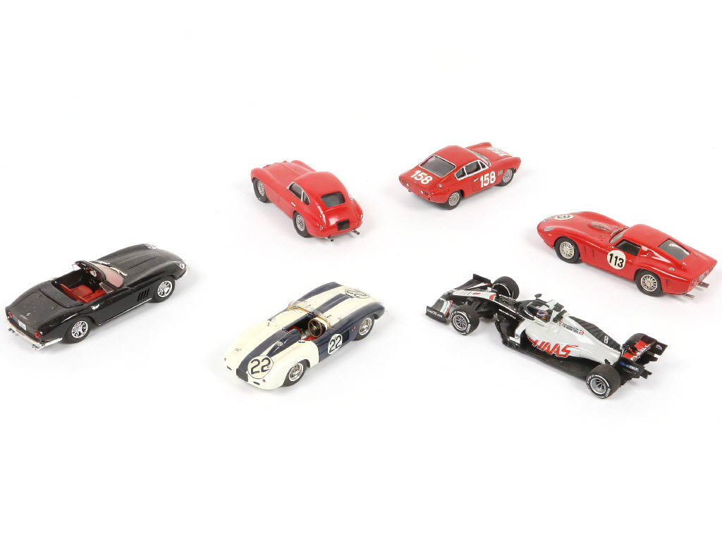 Lot 48 - DIVERS (6)