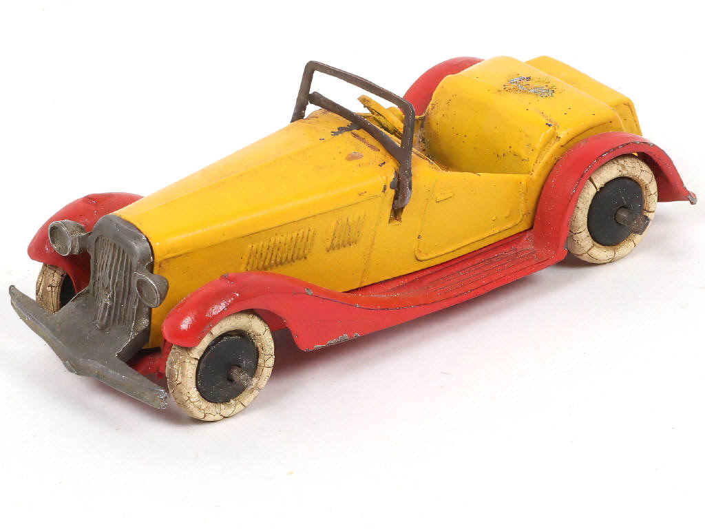 Lot 236 - DINKY TOYS (FRANCE) (1)