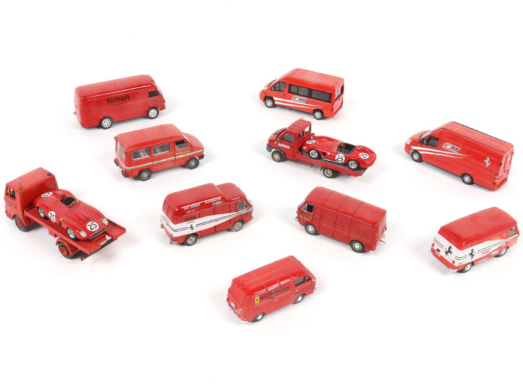 Lot 53 - DIVERS (12)