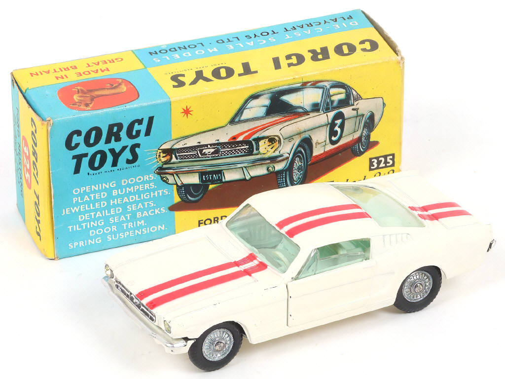 Lot 132 - CORGI TOYS (GB) (1)