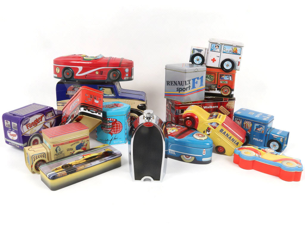 Lot 122 - DIVERS (16)