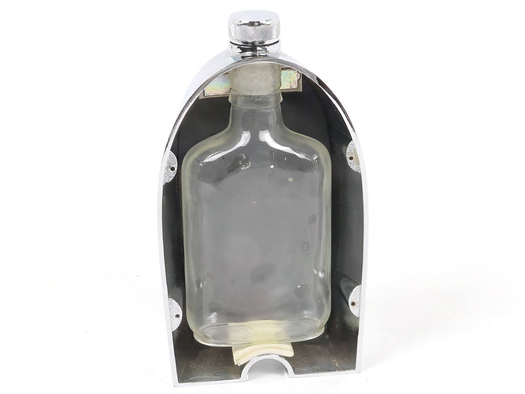 Lot 122 - DIVERS (16)