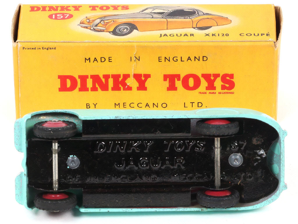 Lot 261 - DINKY TOYS (GB) (1)