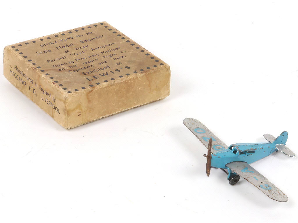 Lot 254 - DINKY TOYS (GB) (1)