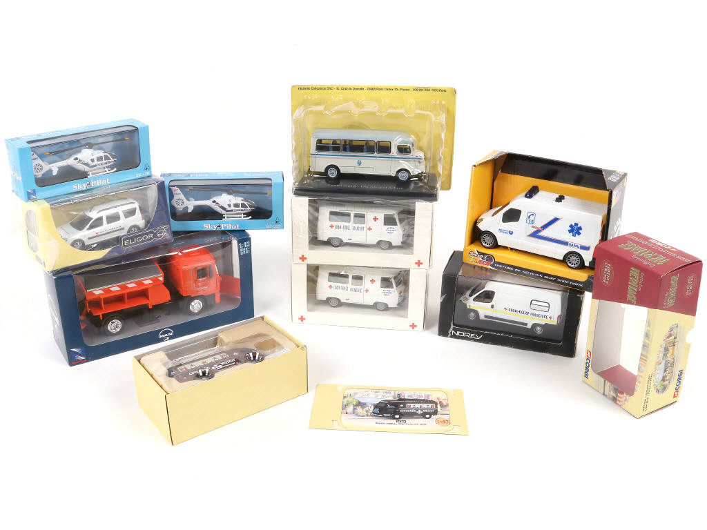 Lot 96 - DIVERS (10)