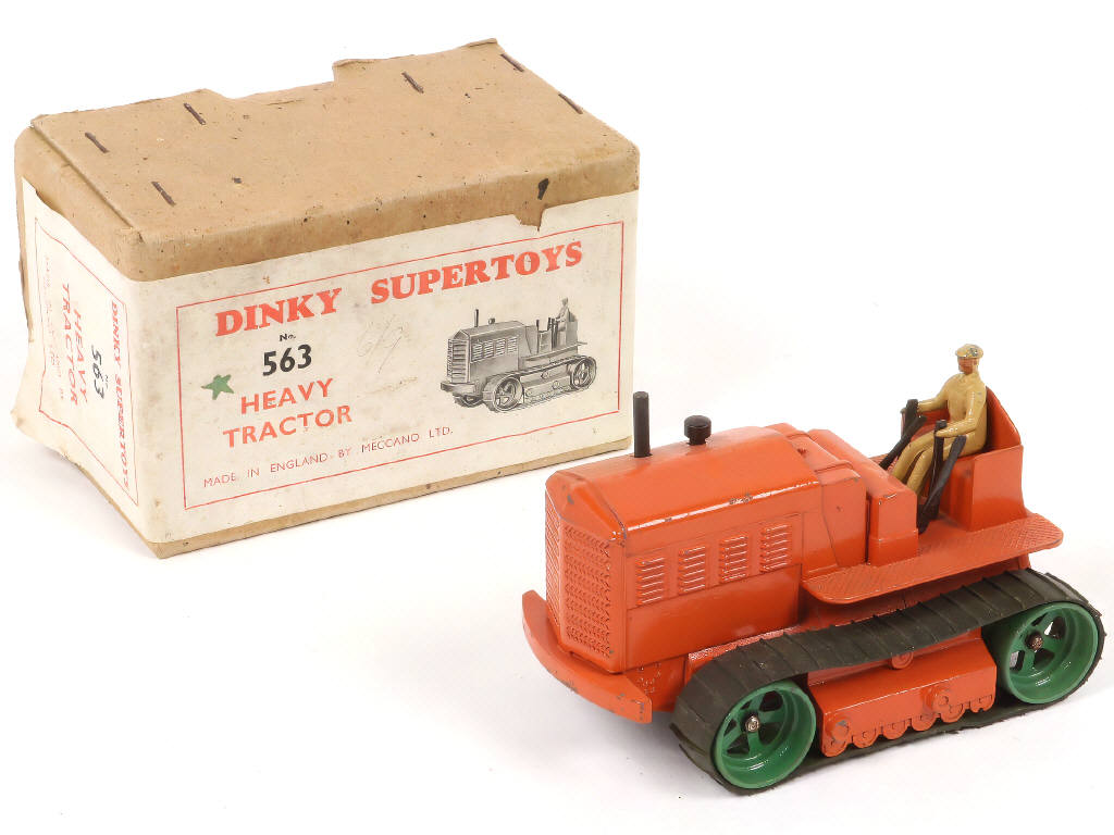 Lot 253 - DINKY TOYS (GB) (1)