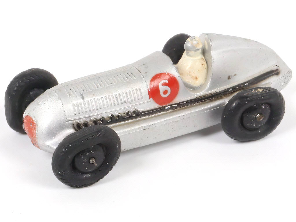 Lot 230 - DINKY TOYS (GB) (1)